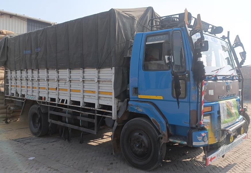 Ashok Leyland 1618 image 3