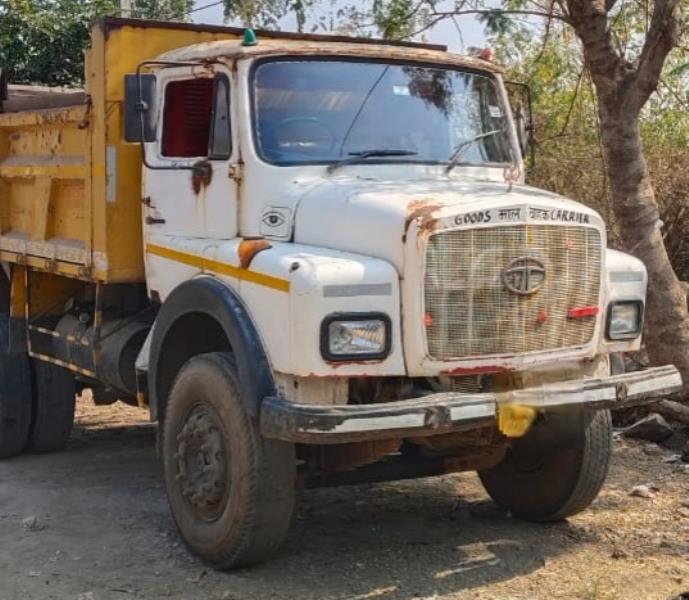 Tata 1613 image 2