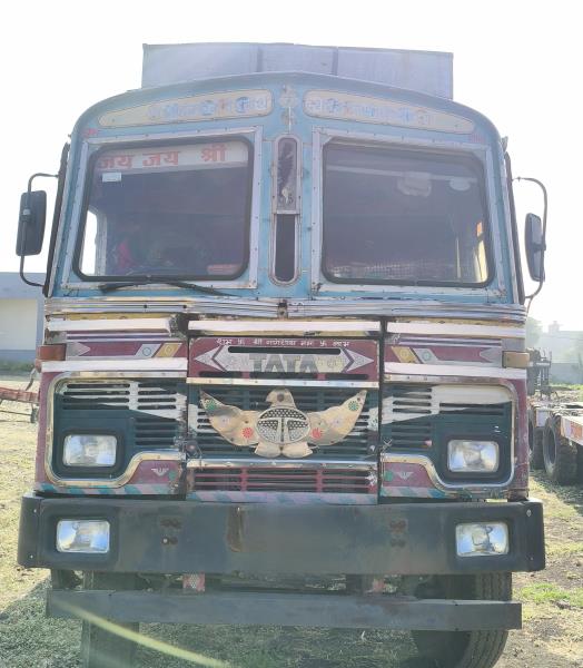 Tata 4923