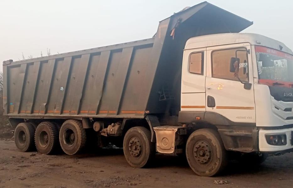 Ashok Leyland 4825 image 2