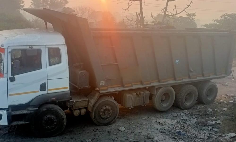 Ashok Leyland 4825 image 3