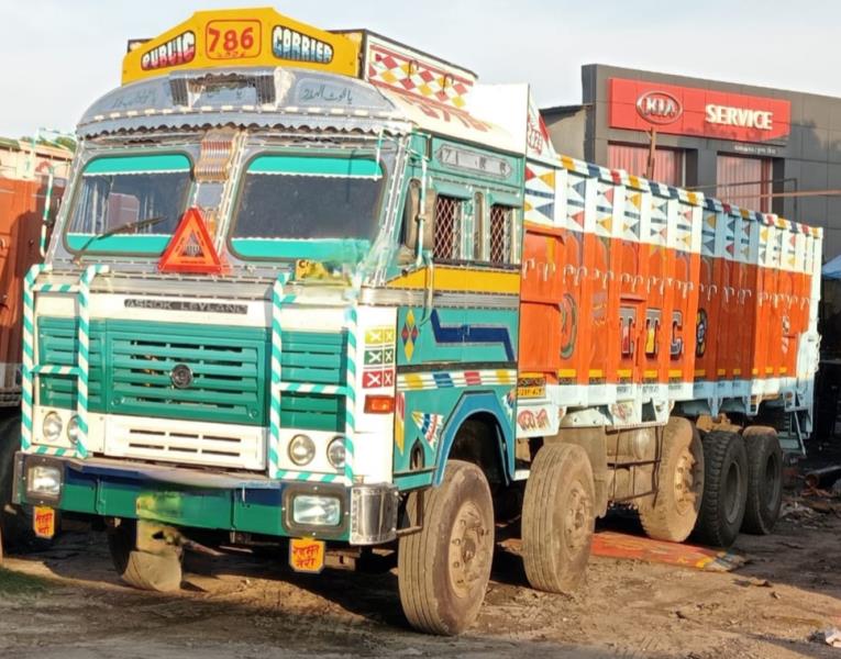 Ashok Leyland 4923 image 2