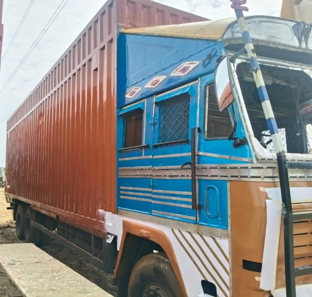 Ashok Leyland 2518 image 2