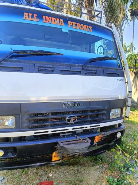 Tata 710
