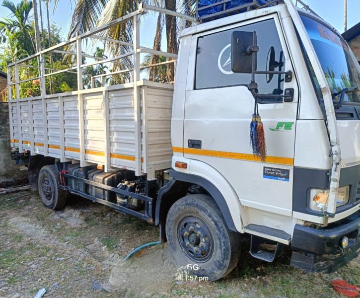 Tata 710 image 3