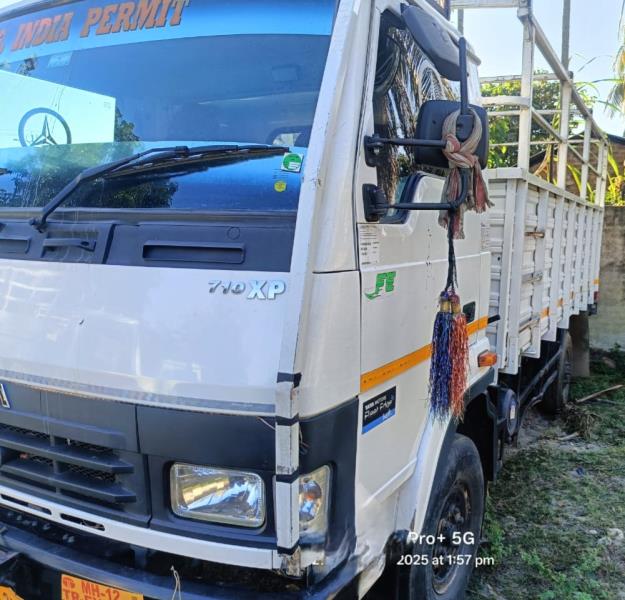 Tata 710 image 2