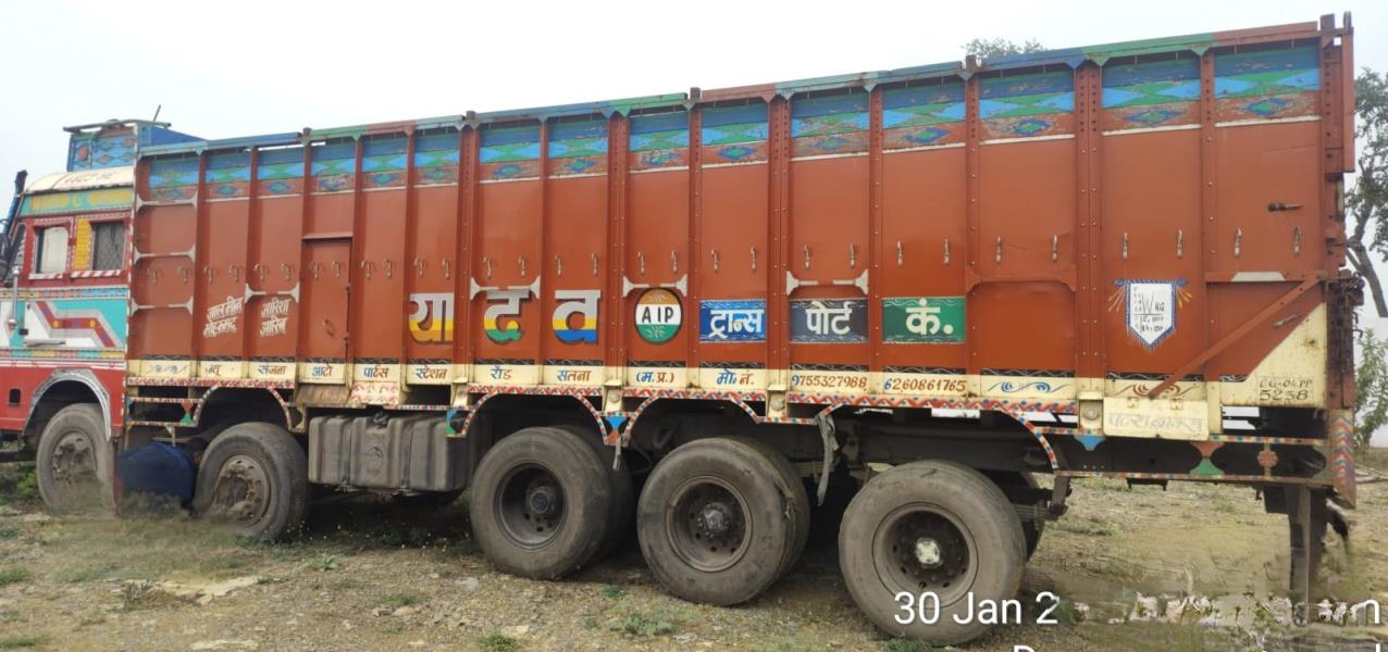 Ashok Leyland 4825 image 3
