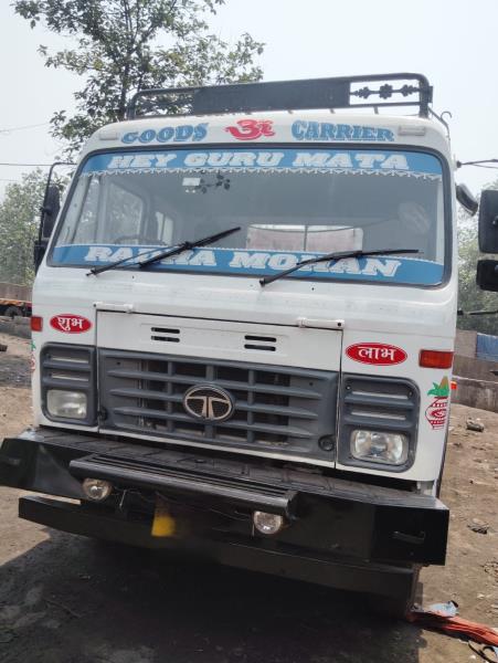 Tata 4923