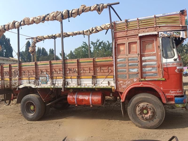 Tata 1613 image 2