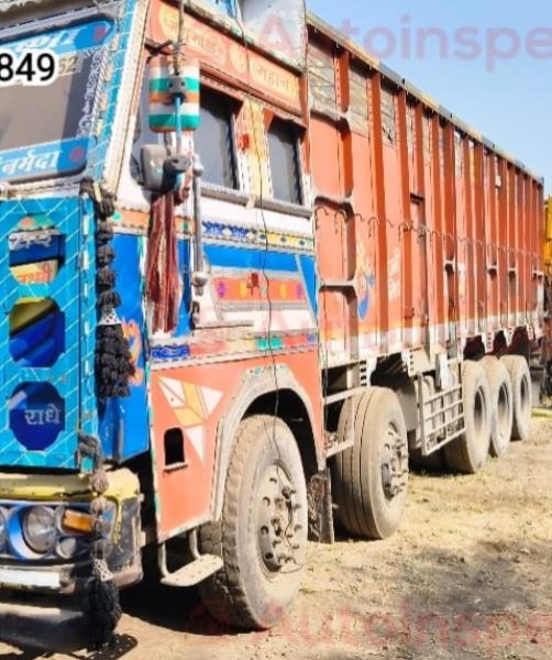 Ashok Leyland 4825 image 2