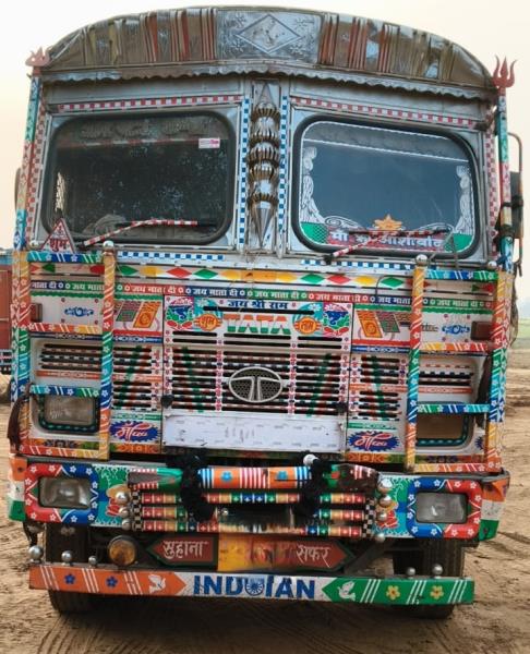Tata 3718 image 2