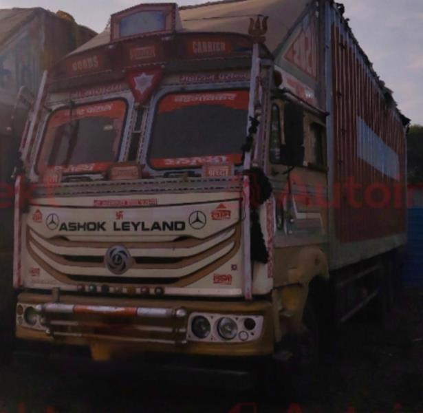 Ashok Leyland 2820 image 2
