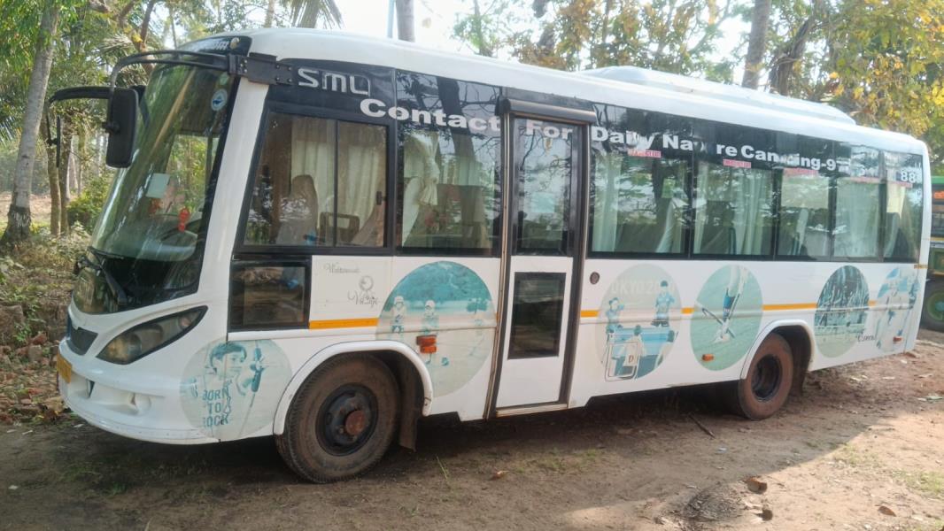 SML Isuzu Executive image 2