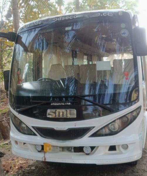 SML Isuzu Executive image 4