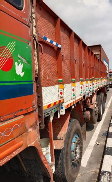 Ashok Leyland 3718 image 2