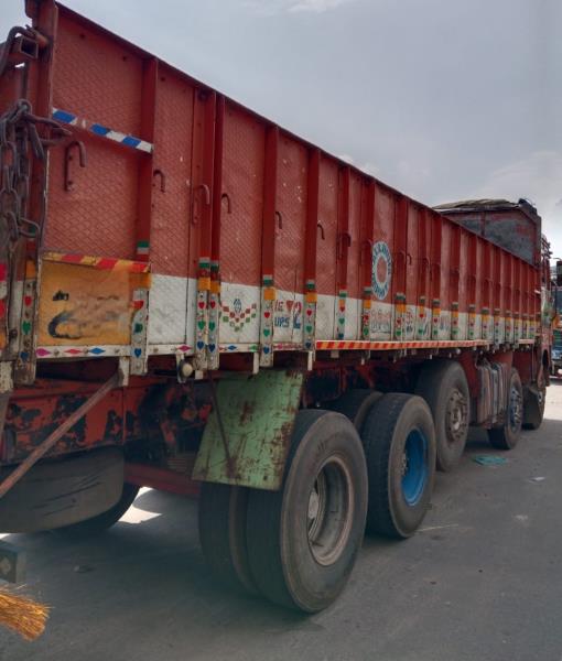 Ashok Leyland 3718 image 3