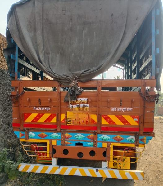 Tata 709 image 4
