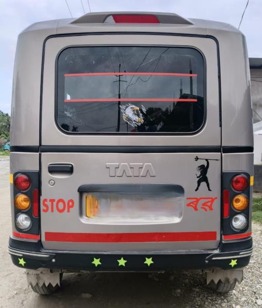 Tata Magic Express image 2