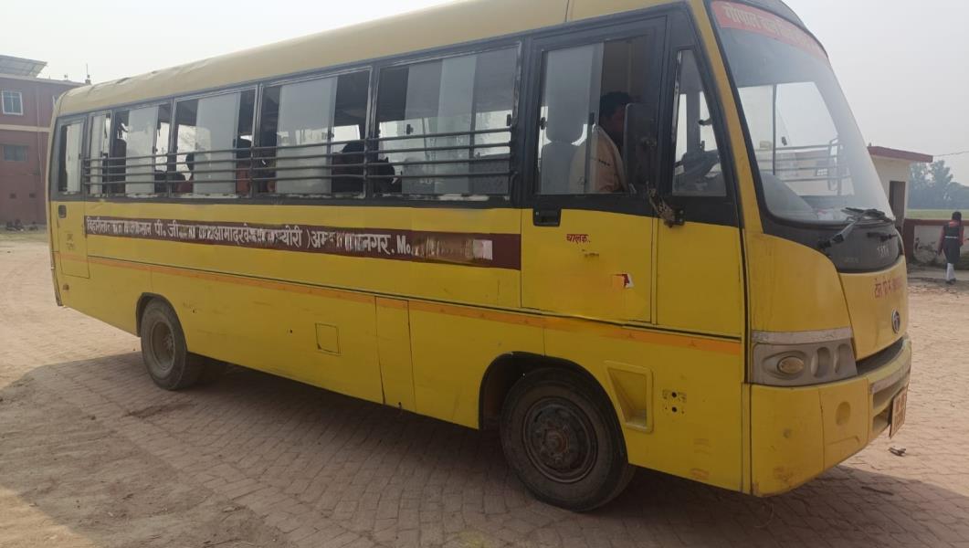 Tata LP 712 image 2