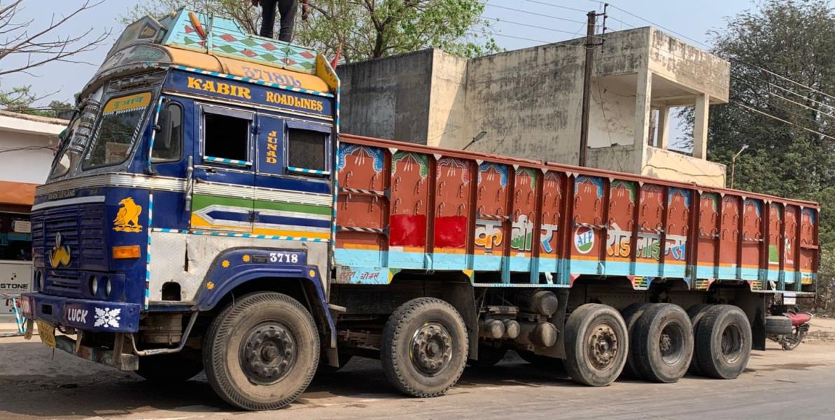 Ashok Leyland 3718 image 3
