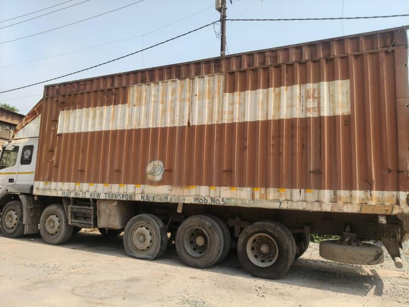 BharatBenz 4928 image 3