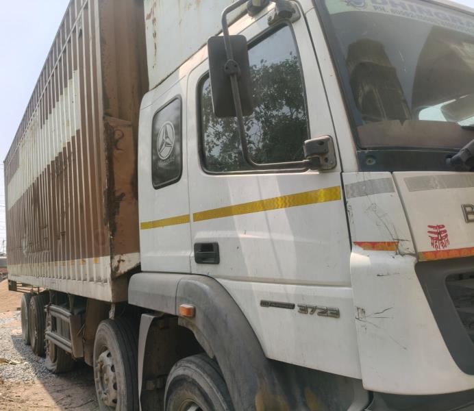BharatBenz 4928 image 2