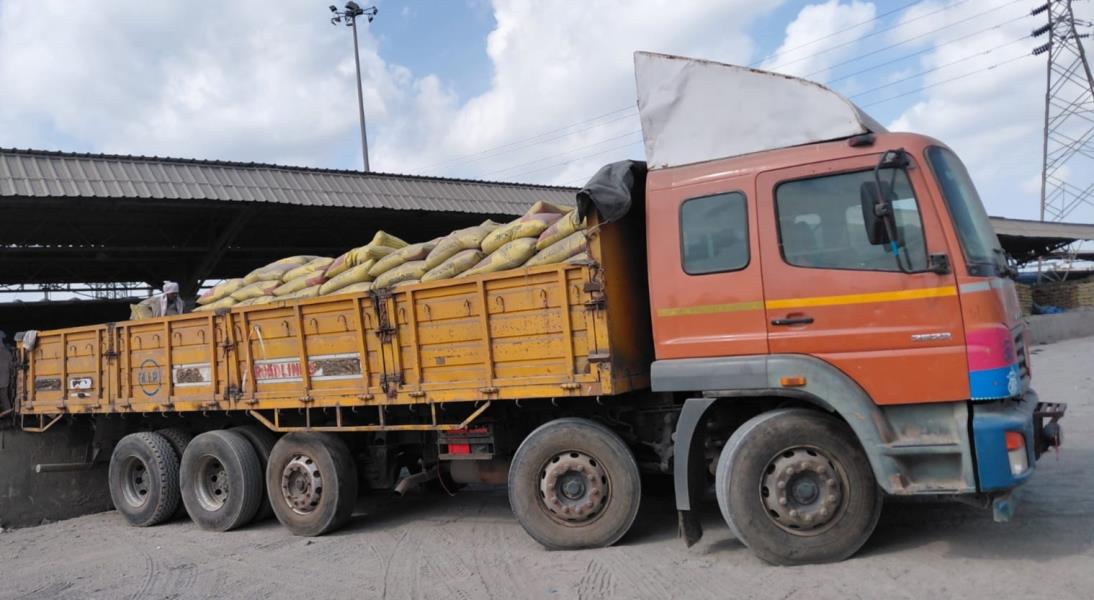BharatBenz 3723 image 2