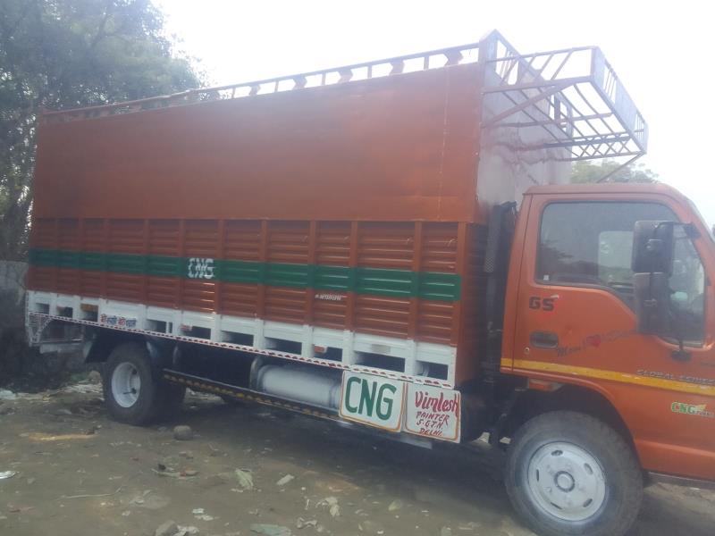 SML Isuzu Supreme image 2