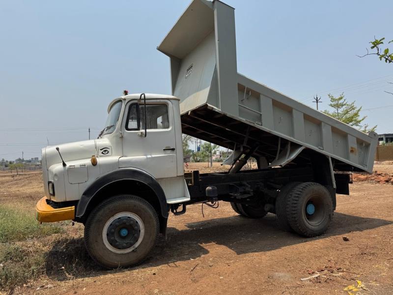 Tata 1613 image 2