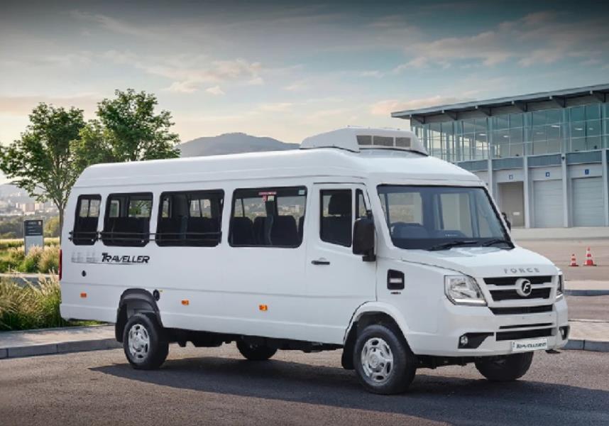 Force Traveller N 4020 : 12 / 19 / 20 Seater Van photo 1