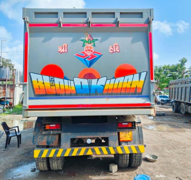 BharatBenz 5528T image 4