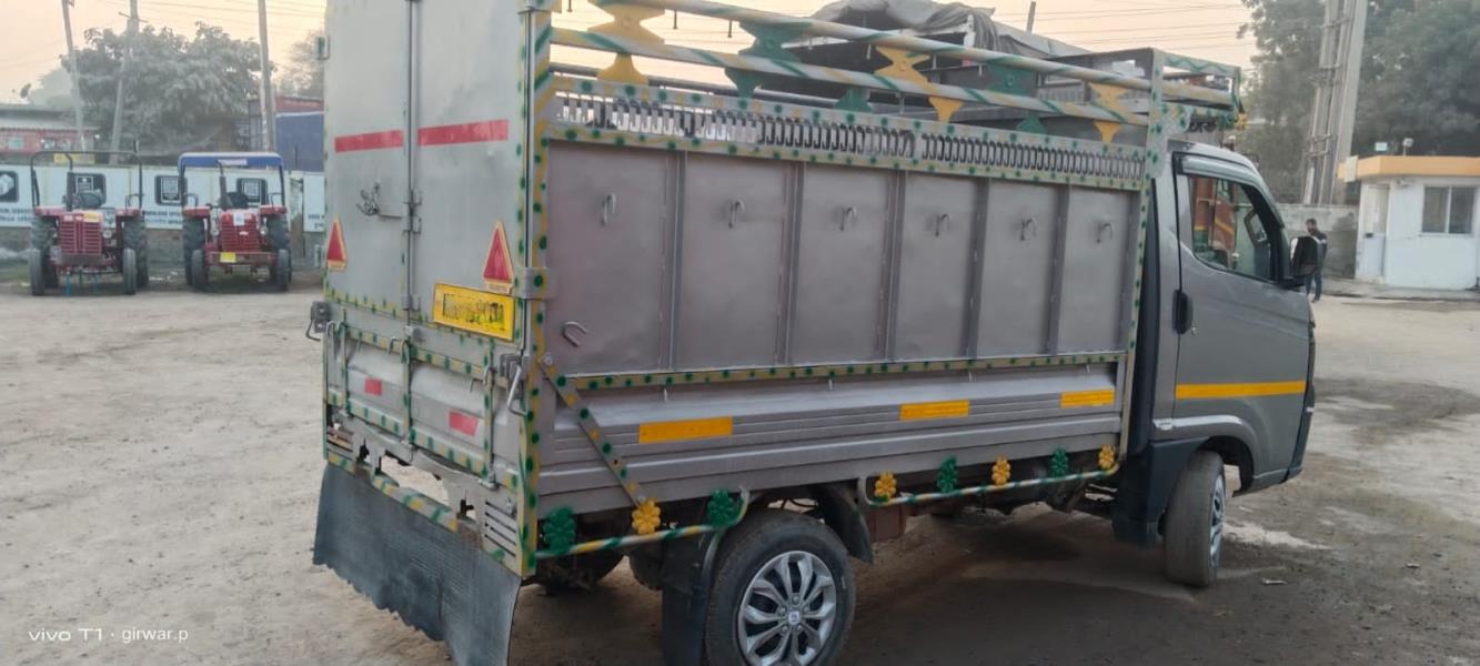 Tata Intra V10 image 3