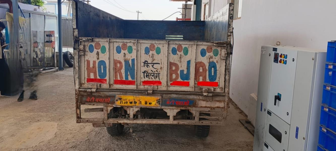 Mahindra Bolero Maxi Truck image 4