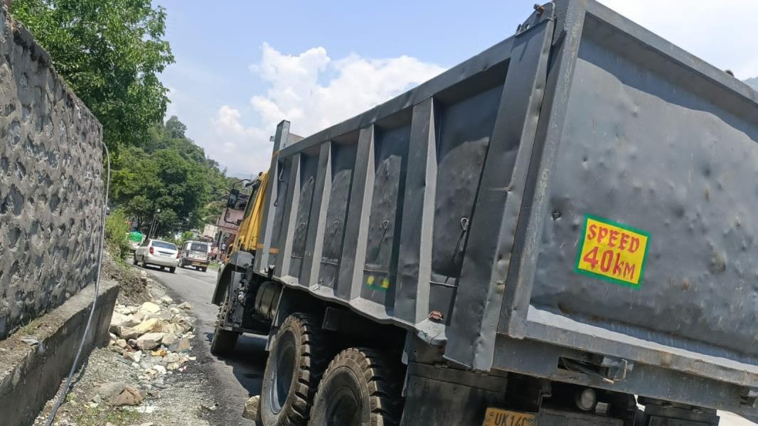 BharatBenz 2828C image 4