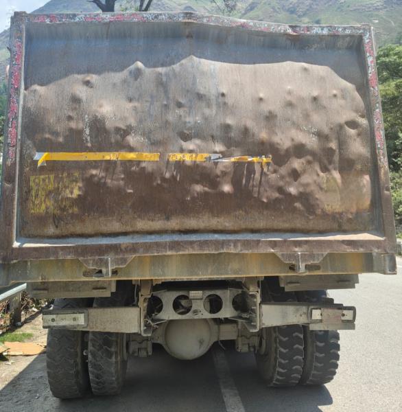 Mahindra Blazo 28 image 4