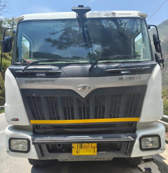 Mahindra Blazo 28