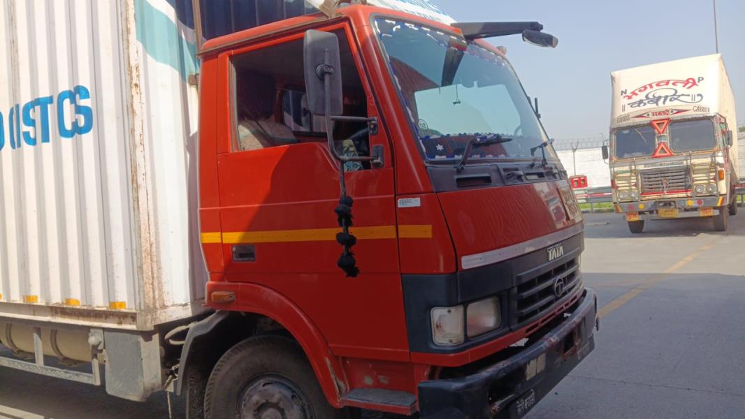 Tata 1109 image 2