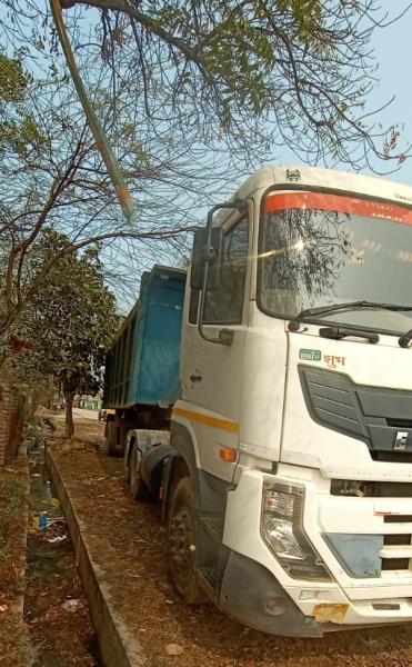 Eicher 8049 image 2