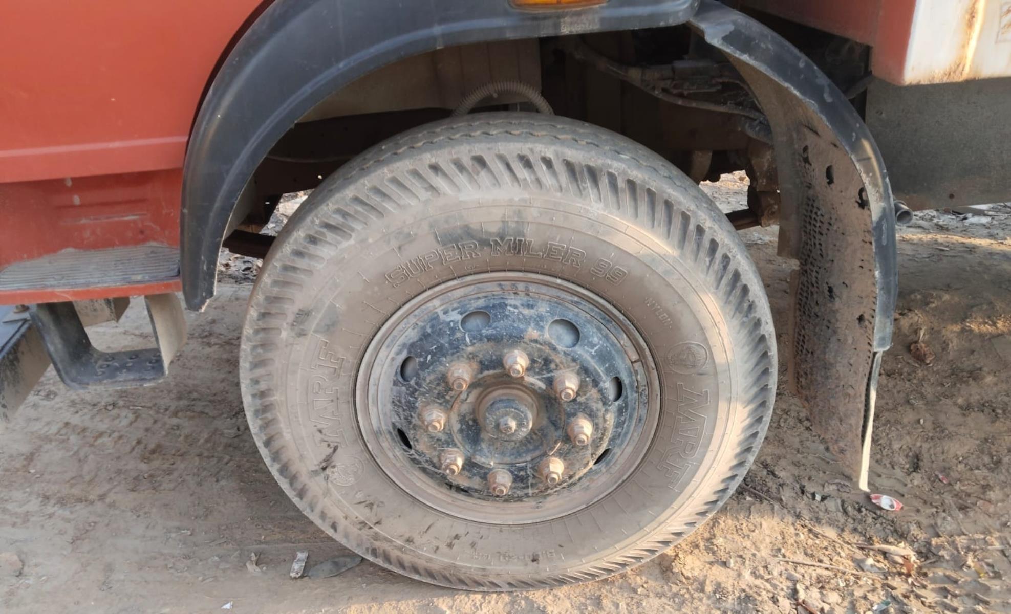 Tata 1512 image 4