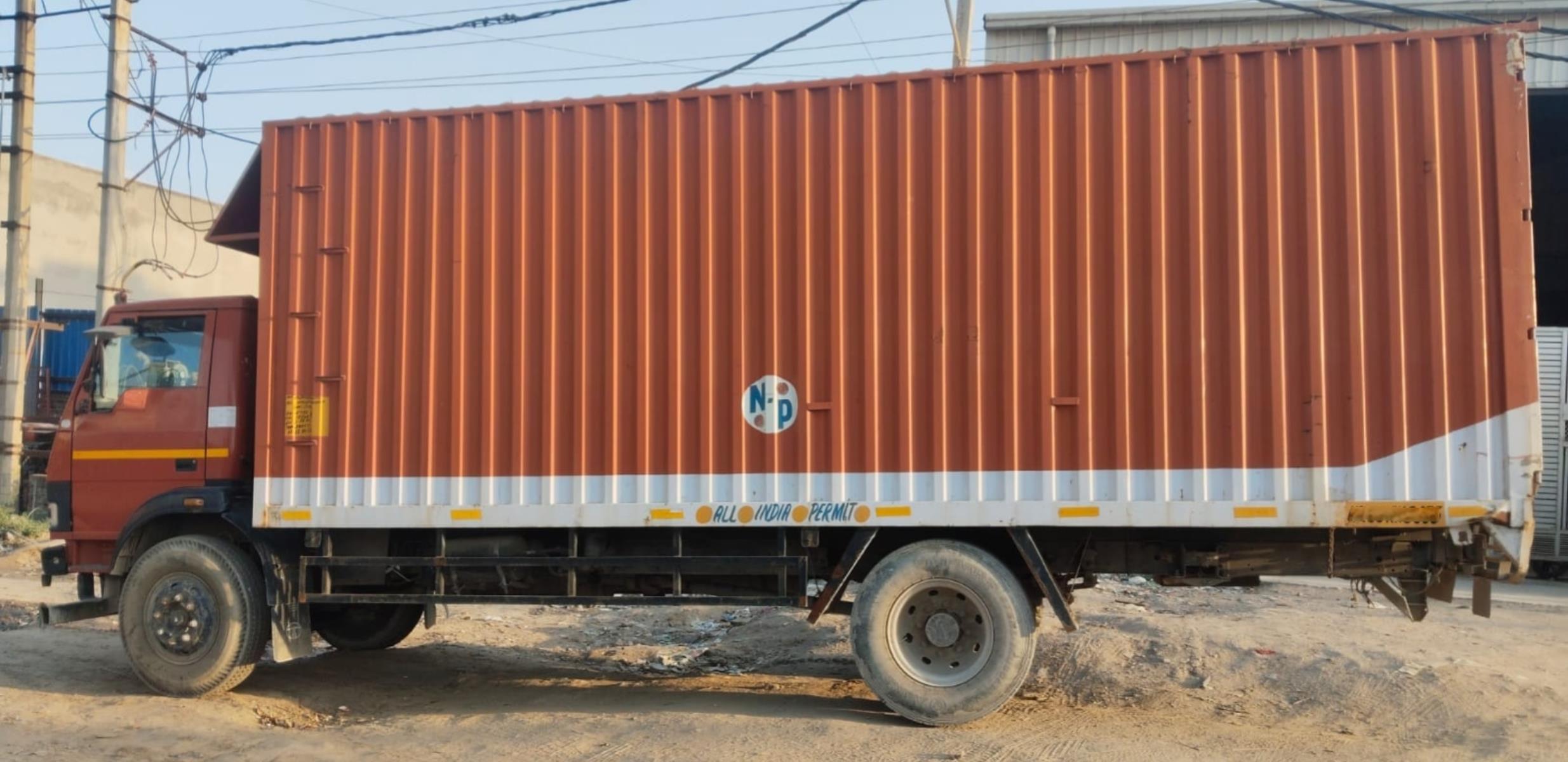 Tata 1512 image 2