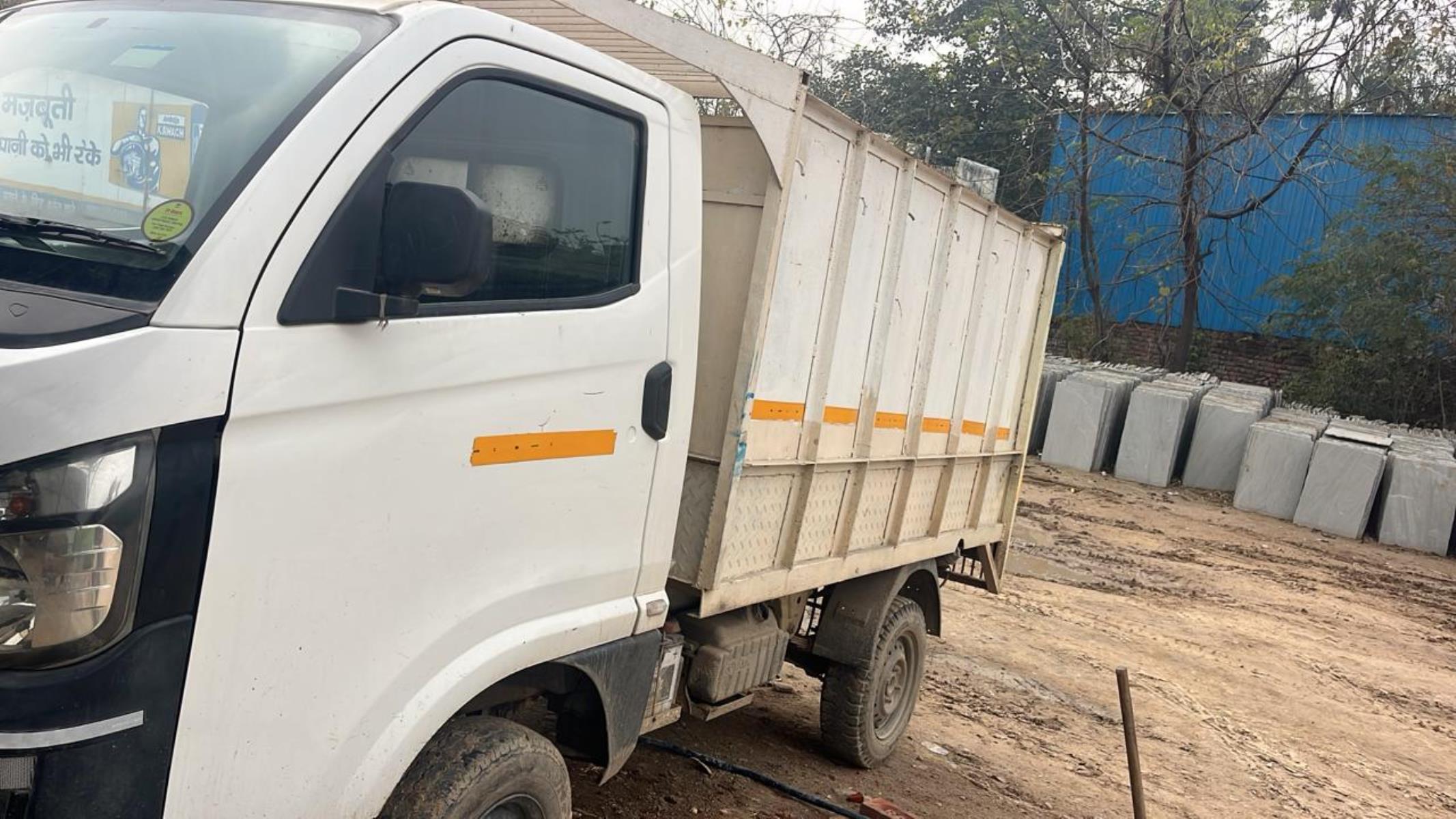 Tata Intra V10 image 2