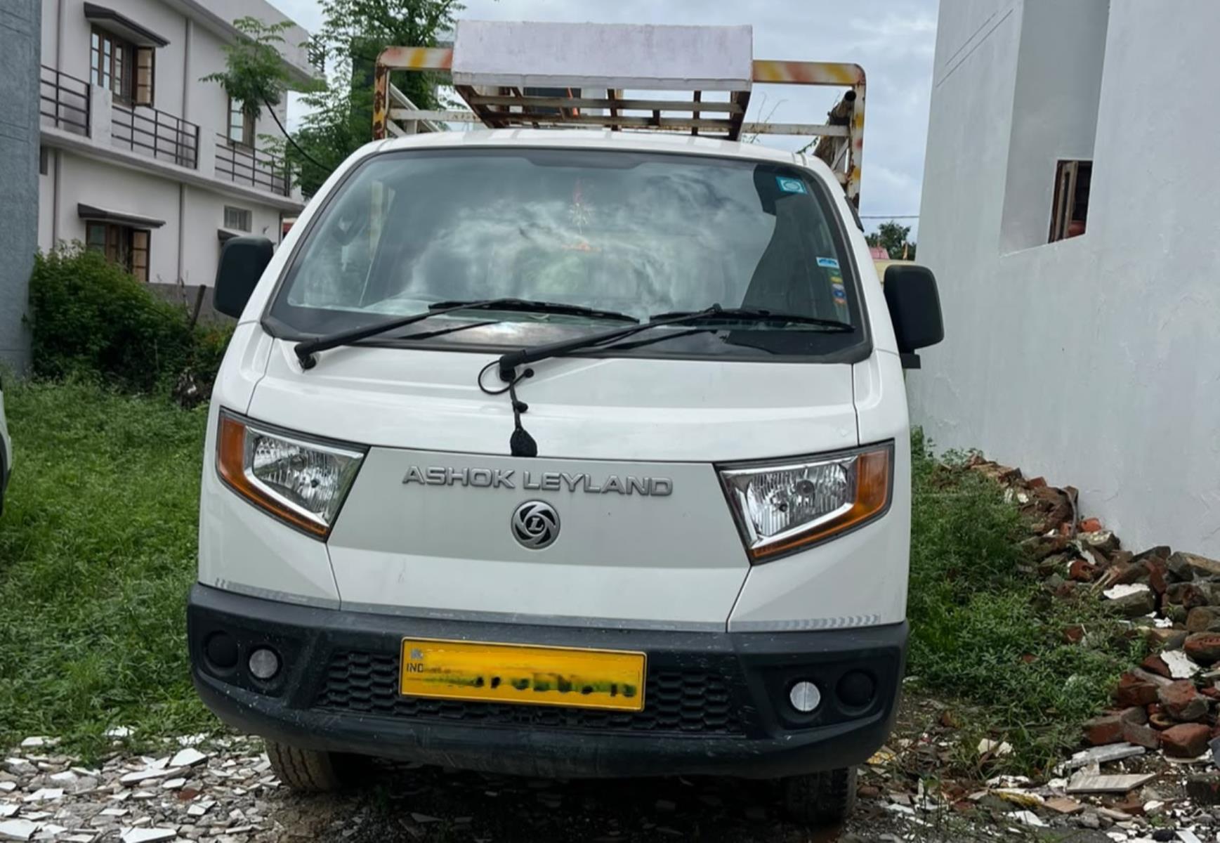 Ashok Leyland Dost image 2