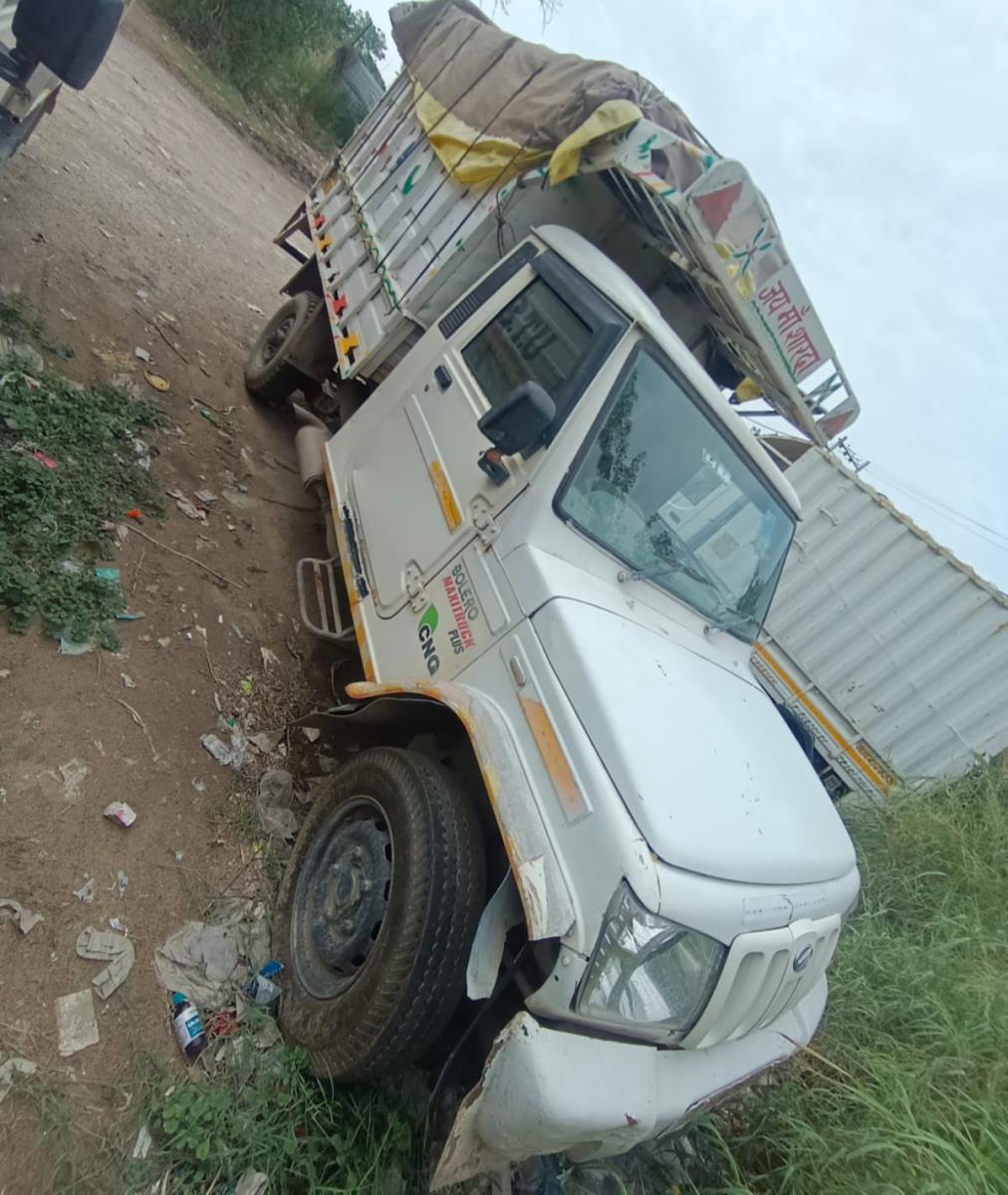 Mahindra Bolero Maxi Truck image 2