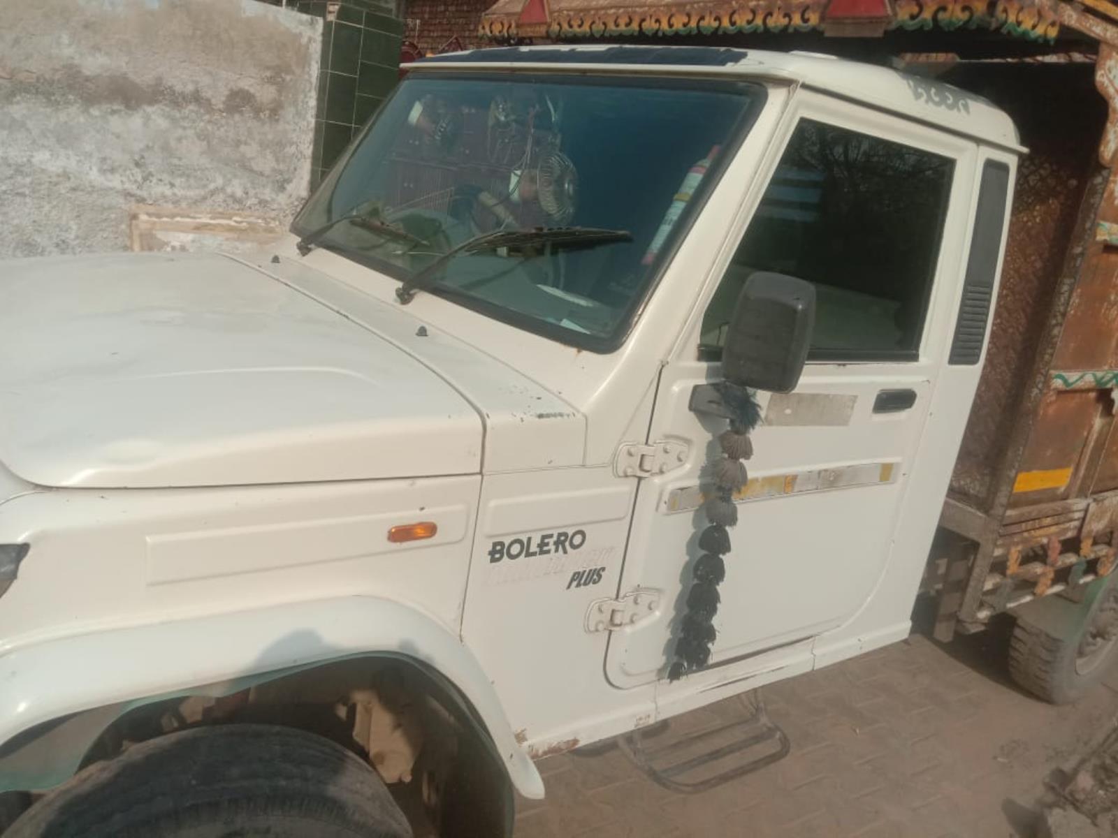 Mahindra Bolero Maxi Truck image 2