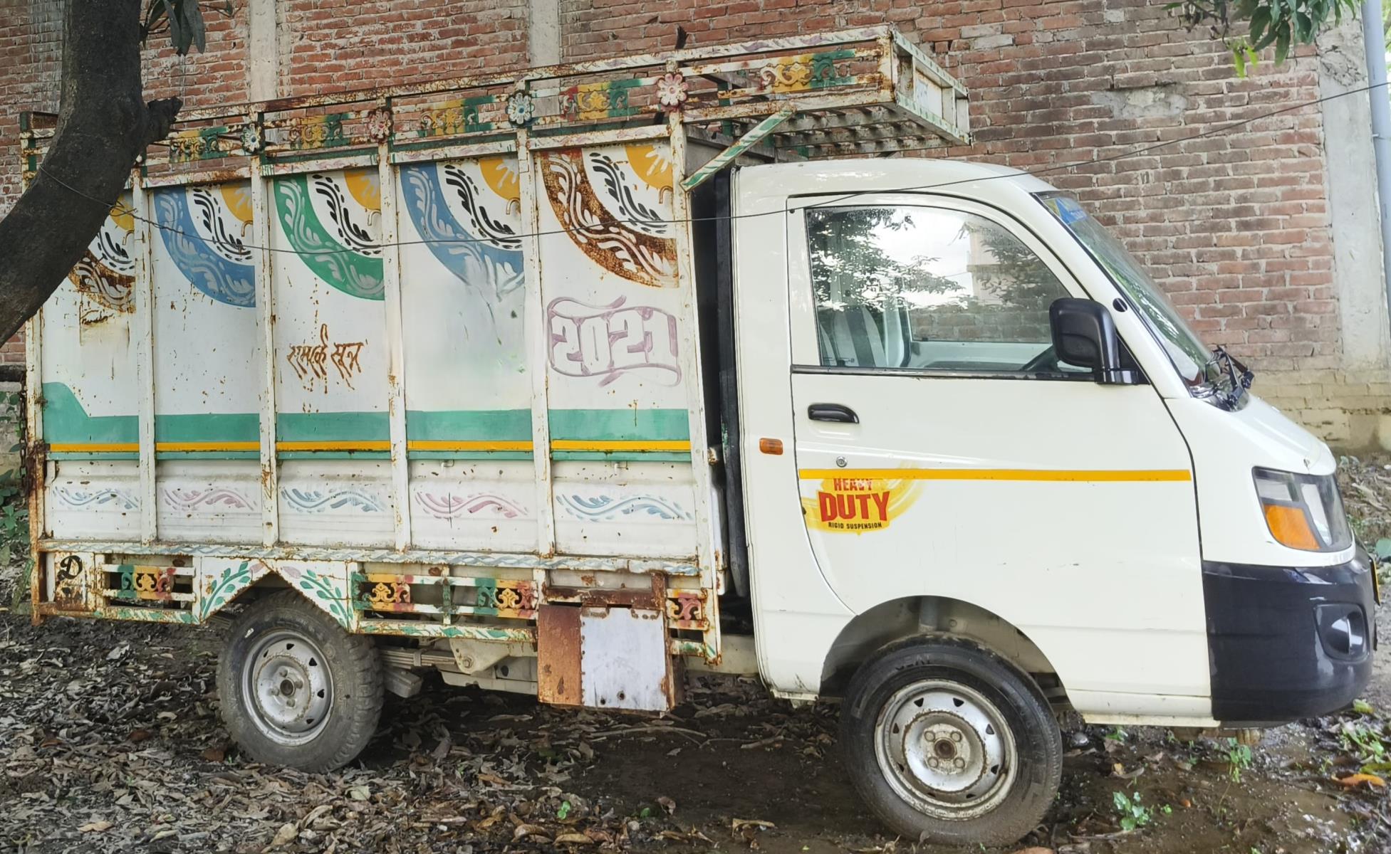 Mahindra Supro Maxi Truck image 2