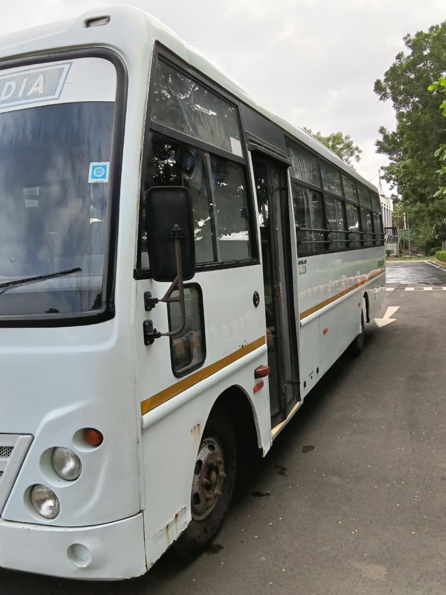 Eicher 10.90L image 2