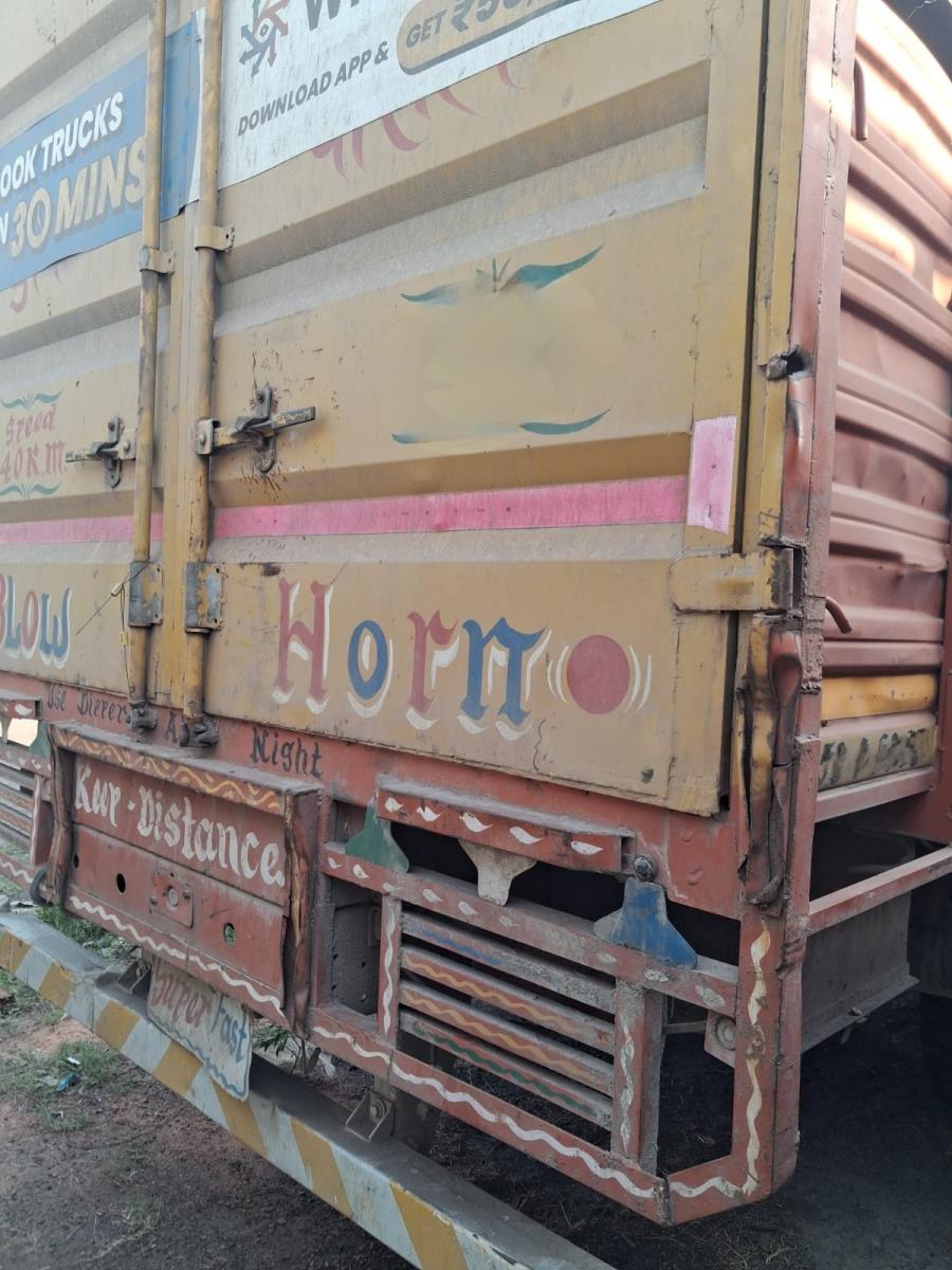 Tata 1512 image 5