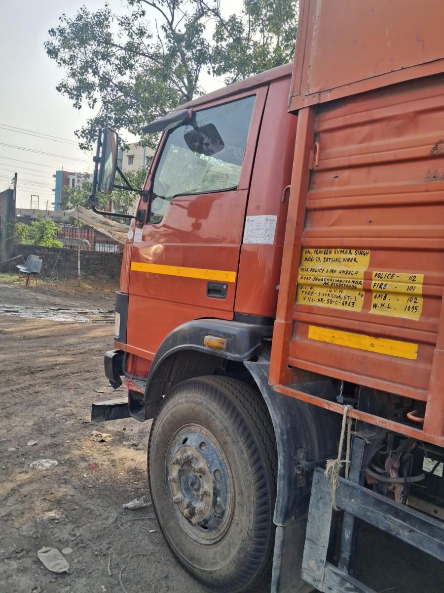 Tata 1512 image 4