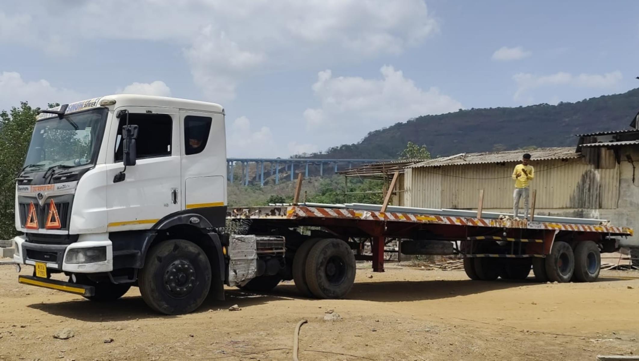 Mahindra Blazo 40 image 2