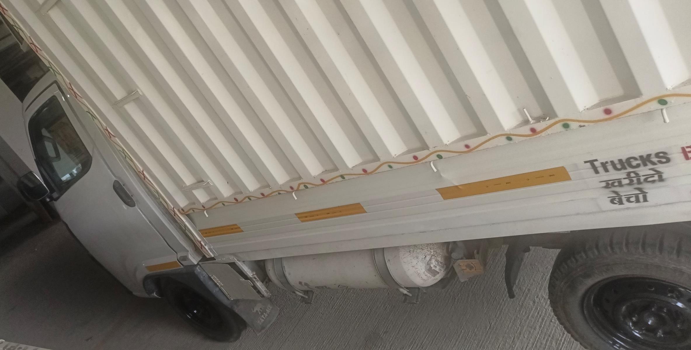 Tata Intra V20 image 3